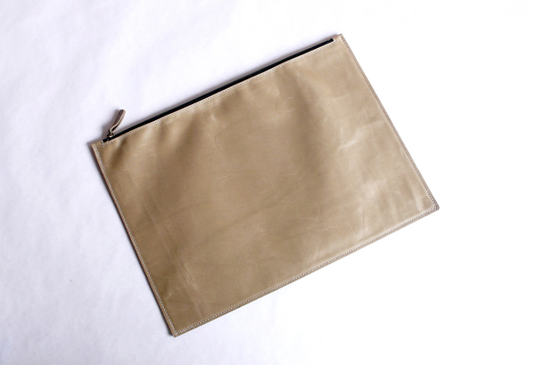 Sara Barner Clay Zipper Case- Large Sara Barner Clay Zipper Case- Large