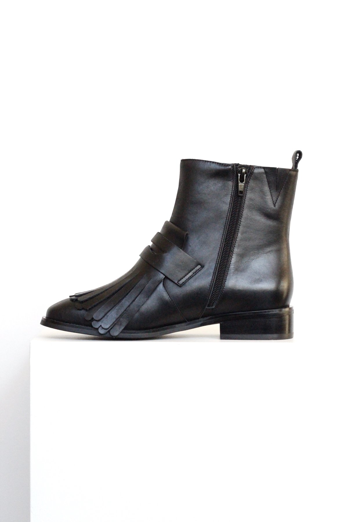 jeffrey campbell baron bootie