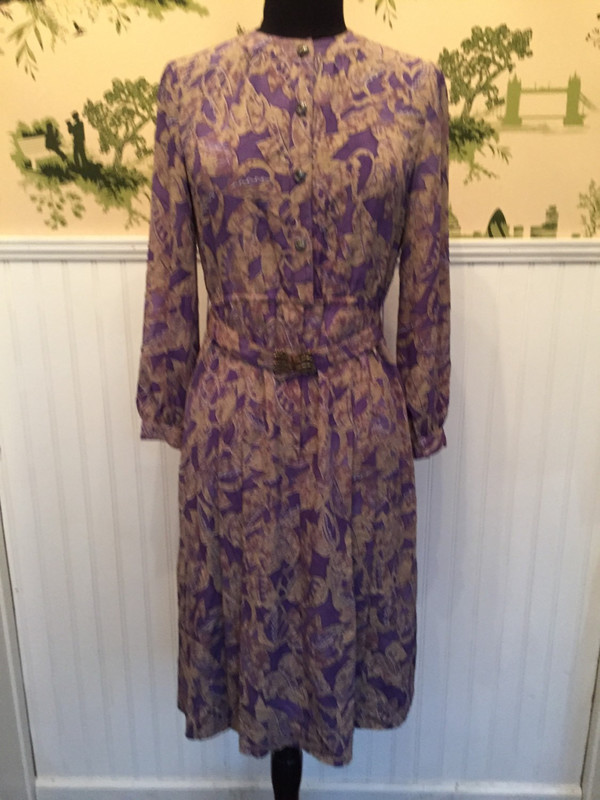70s Japanese vintage lillac dress in size small with vintage pattern 70s Japanese vintage lillac dress in size small with vintage pattern