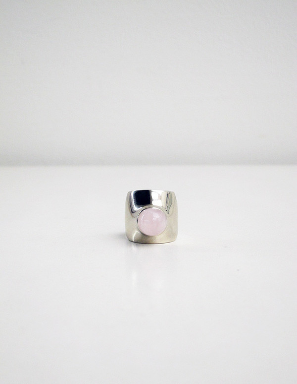 Leyron Ring, White Bronze/Rose Quartz Leyron Ring, White Bronze/Rose Quartz