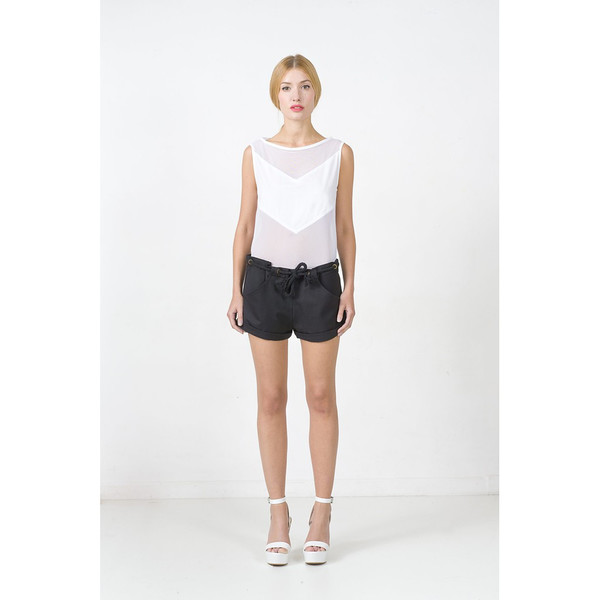 Arrow top Arrow top
