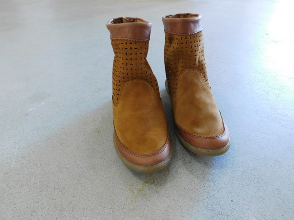 Yerse Preforated Booties Yerse Preforated Booties