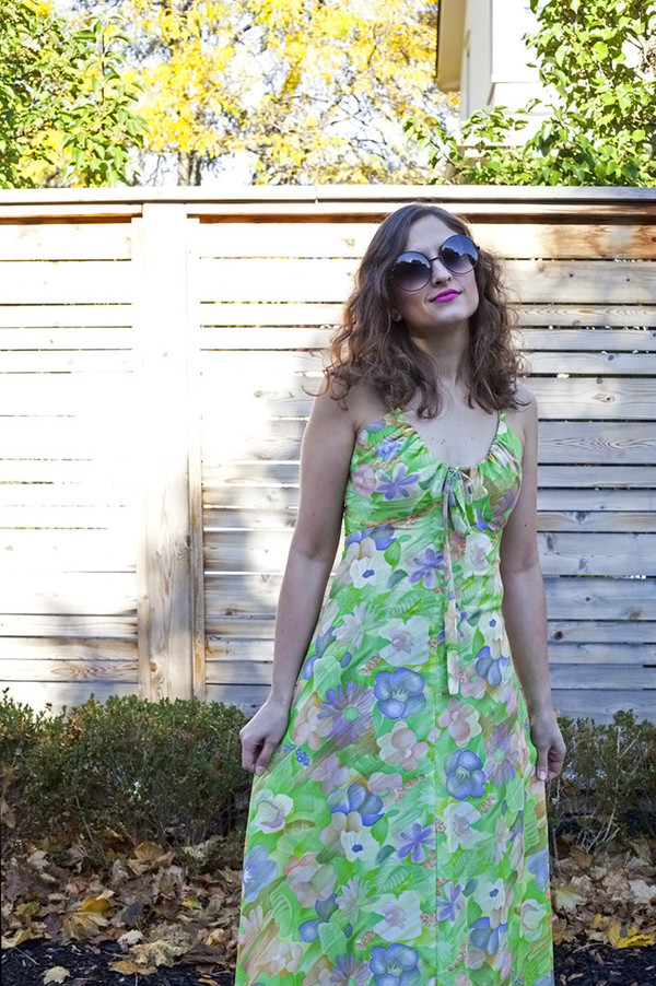 White Elephant Vintage Hawaiian Print Maxi Dress White Elephant Vintage Hawaiian Print Maxi Dress
