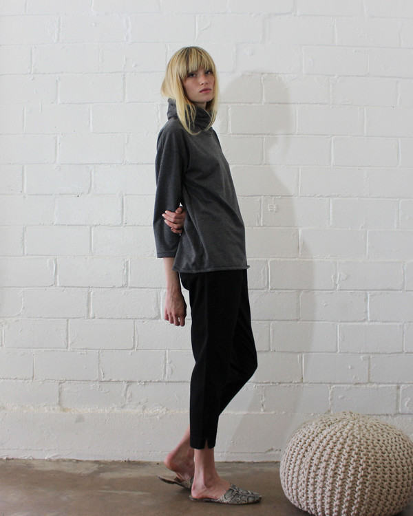 esby ST. ANN TURTLENECK - DARK GREY esby ST. ANN TURTLENECK - DARK GREY