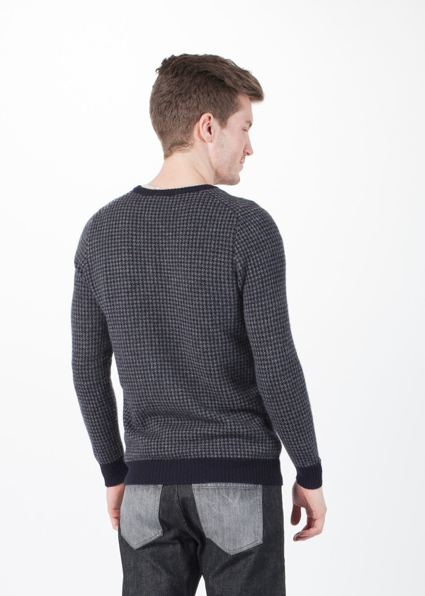 Men's Avant Toi Houndstooth V-Neck Sweater Men's Avant Toi Houndstooth V-Neck Sweater