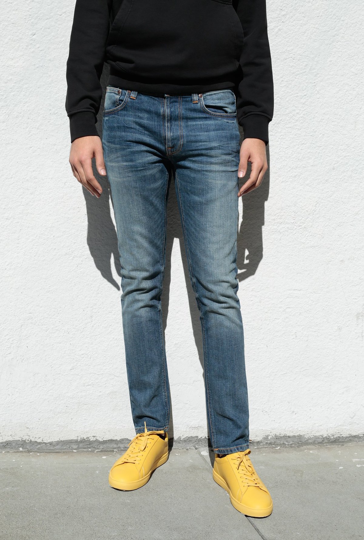 NUDIE 32\