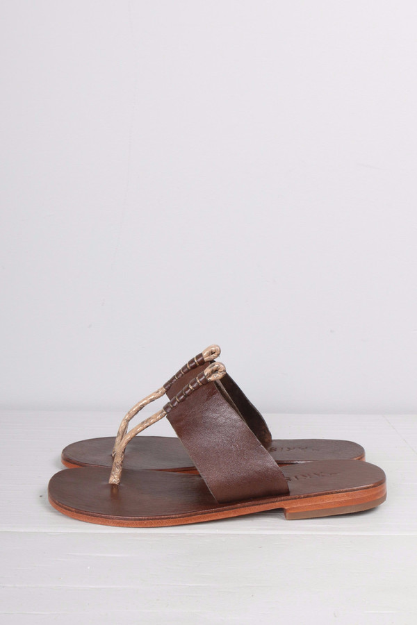 Akis Ada Brown Akis Ada Brown