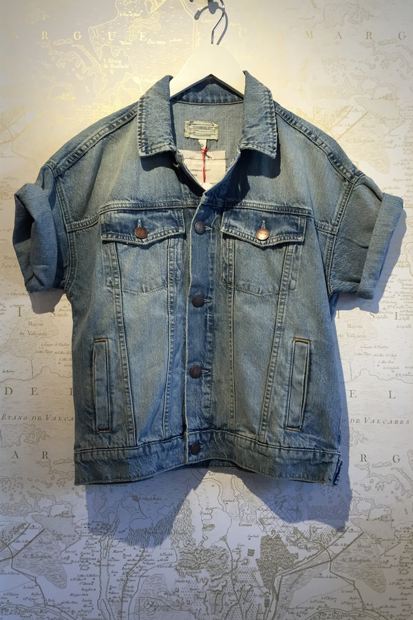 Current Elliott Rolled Sleeve Trucker Denim Jacket Current Elliott Rolled Sleeve Trucker Denim Jacket