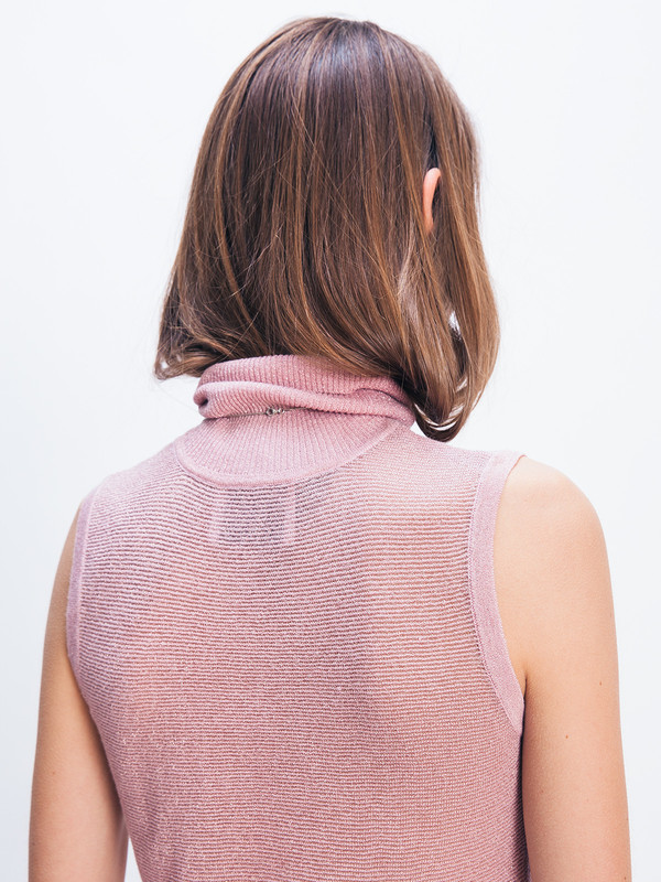 NIKKI CHASIN BRANDY SPARKLE TURTLENECK NIKKI CHASIN BRANDY SPARKLE TURTLENECK