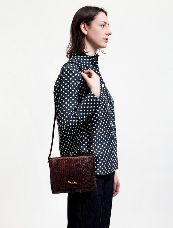 Trademark Womens Isabella Crossbody Chocolate Trademark Womens Isabella Crossbody Chocolate