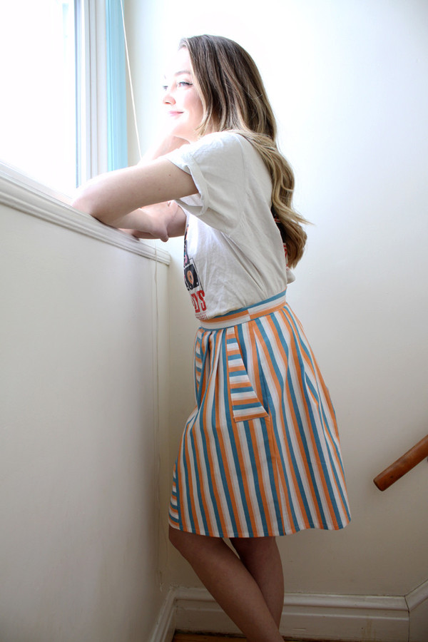 Birds of North America Grackle Skirt (Peach/Sky) Birds of North America Grackle Skirt (Peach/Sky)