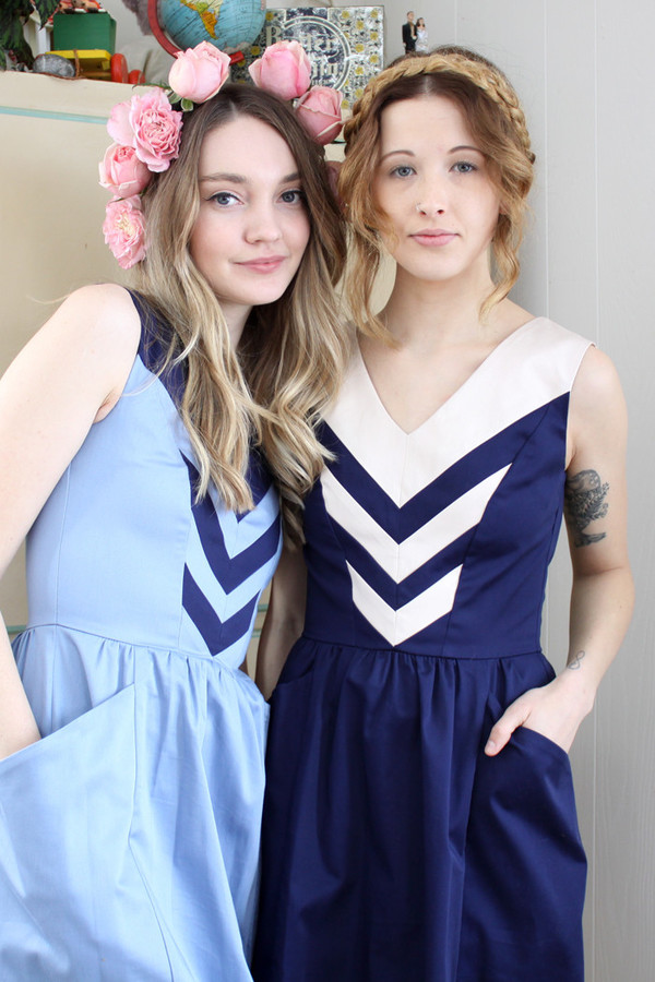 Birds of North America Parula Dress (Navy/Ivory) Birds of North America Parula Dress (Navy/Ivory)
