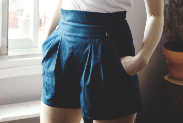 Birds of North America Wren Shorts (Dark Wash) Birds of North America Wren Shorts (Dark Wash)