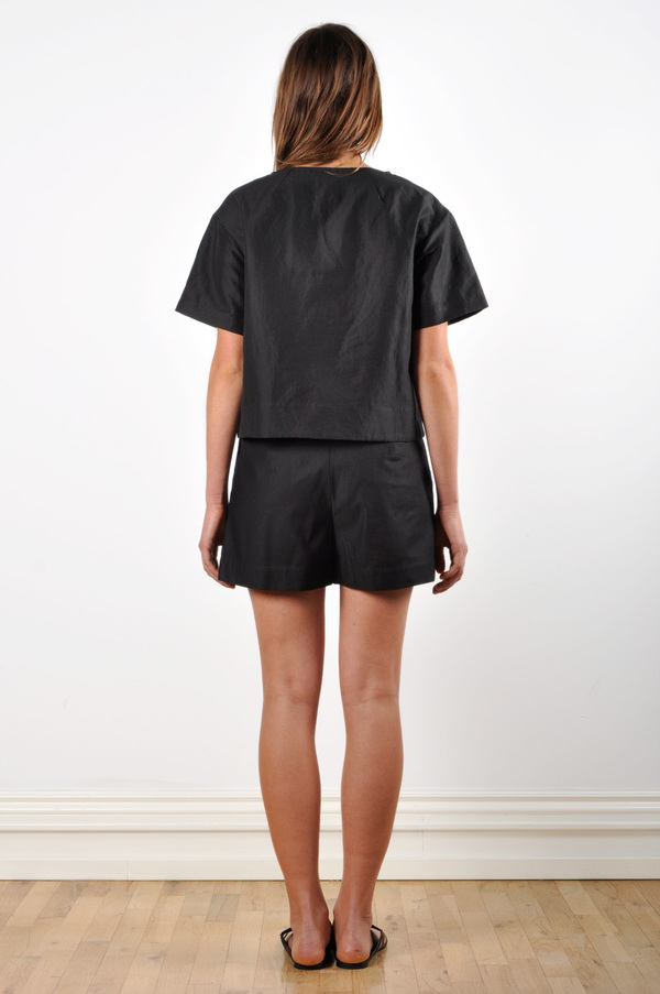 Waltz Wide-Leg Pleated Short in Black Cotton Twill Waltz Wide-Leg Pleated Short in Black Cotton Twill
