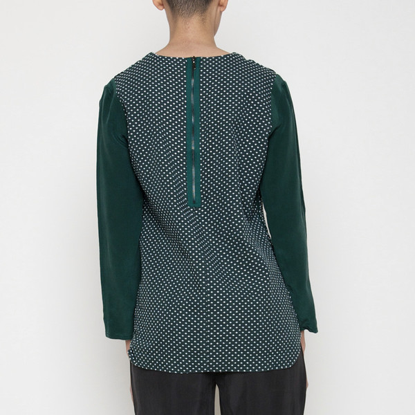 7115 by Szeki Cross-stitch long sleeves top - Green 7115 by Szeki Cross-stitch long sleeves top - Green