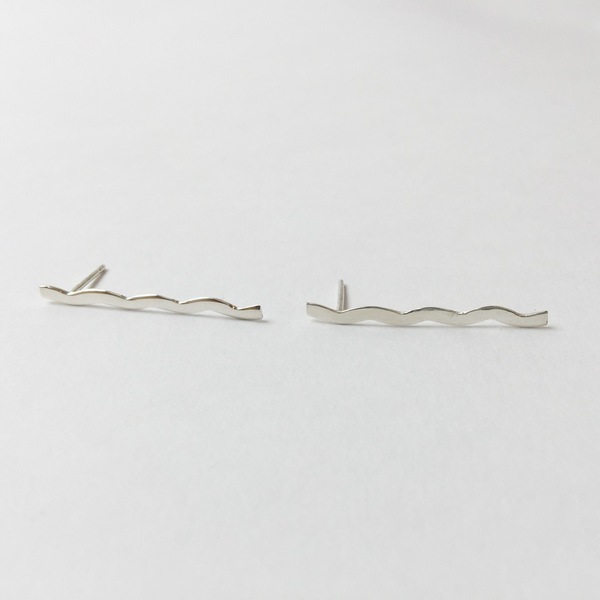 Upper Metal Class Long Wave Earrings Upper Metal Class Long Wave Earrings