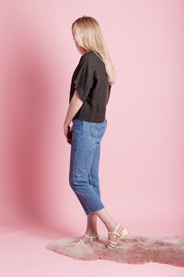 BLACK CRANE LINEN SQUARE TOP BLACK CRANE LINEN SQUARE TOP