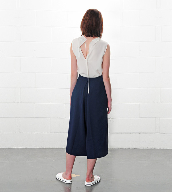 a c h r o Bow Back High Neck Sleeveless Top a c h r o Bow Back High Neck Sleeveless Top