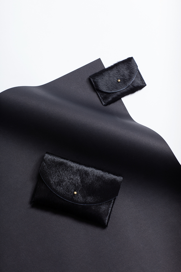 Primecut BLACK + WHITE PASSPORT CLUTCH Primecut BLACK + WHITE PASSPORT CLUTCH