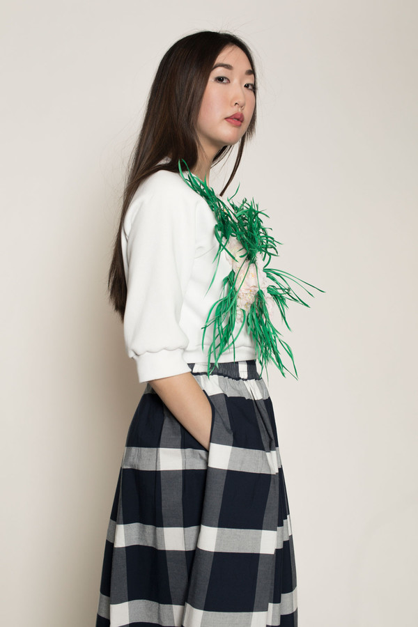Maryme-Jimmypaul Spring Herb and Flower Crop Sweater in Multi Maryme-Jimmypaul Spring Herb and Flower Crop Sweater in Multi