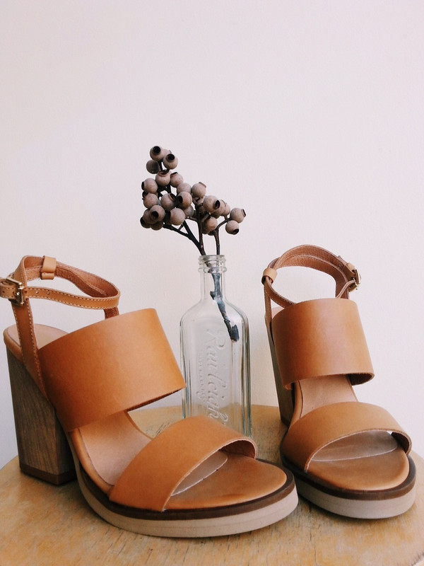L'Intervalle Muflony Sandal (Honey Leather) L'Intervalle Muflony Sandal (Honey Leather)