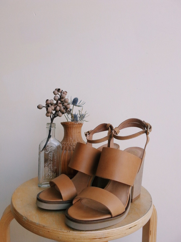 L'Intervalle Muflony Sandal (Honey Leather) L'Intervalle Muflony Sandal (Honey Leather)