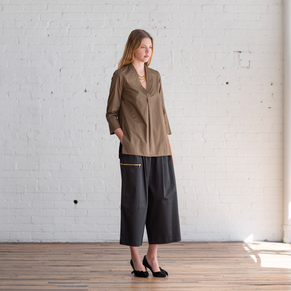 Tome Poplin V-Neck Tunic Olive - SOLD OUT Tome Poplin V-Neck Tunic Olive - SOLD OUT
