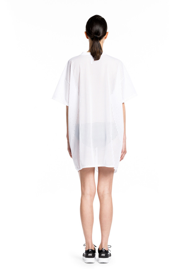 BETH RICHARDS Mesh Knot Dress - White <div>MESH SHORT SLEEVE COVER UP DRESS WITH ENGINEERED FRONT KNOT BETH RICHARDS Mesh Knot Dress - White <div>MESH SHORT SLEEVE COVER UP DRESS WITH ENGINEERED FRONT KNOT