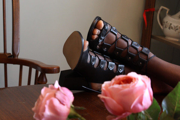 L'Intervalle Benjiro Sandals (Black Leather) L'Intervalle Benjiro Sandals (Black Leather)
