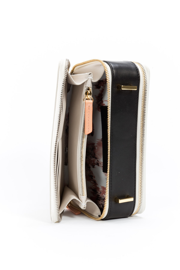 WANT Les Essentiels de la Vie Demiranda Shoulder Bag Chalk/Black WANT Les Essentiels de la Vie Demiranda Shoulder Bag Chalk/Black