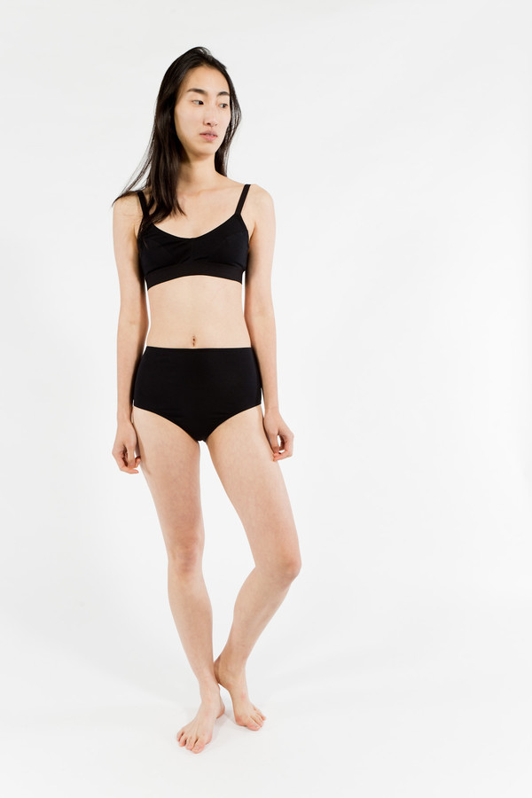 nude. Sporty Bra nude. Sporty Bra
