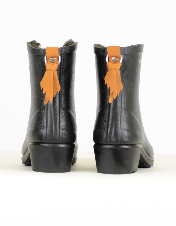 Aigle Miss Juliette Rainboot With Fur Noir Aigle Miss Juliette Rainboot With Fur Noir