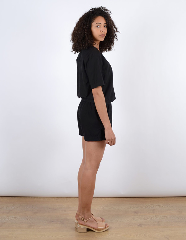 Ali Golden V-Neck Top Black Ali Golden V-Neck Top Black
