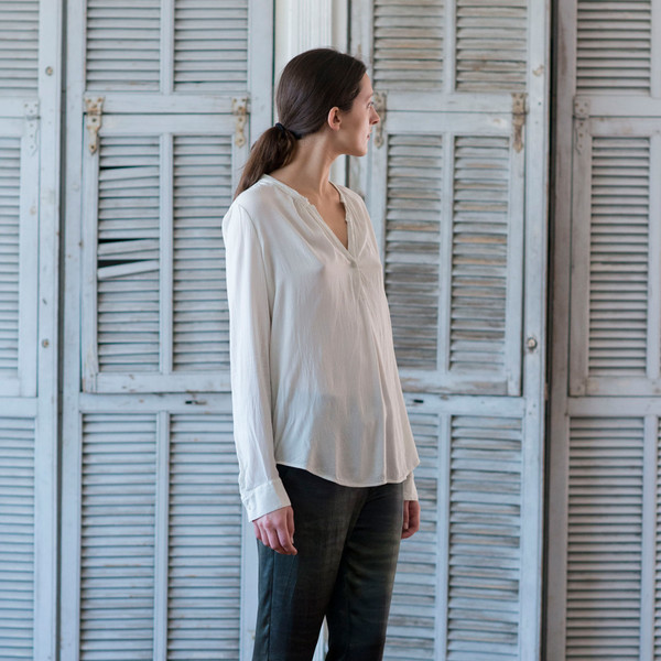 Raquel Allegra Henley Blouse Dirty White Raquel Allegra Henley Blouse Dirty White