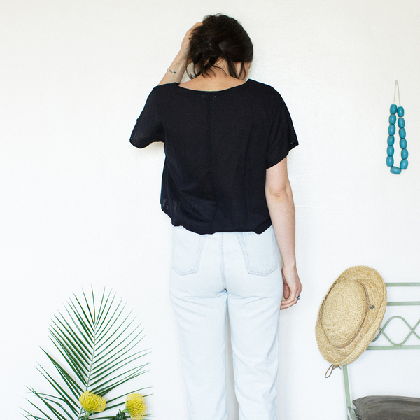 Me & Arrow Crop Top - Lightweight Cotton Black Me & Arrow Crop Top - Lightweight Cotton Black
