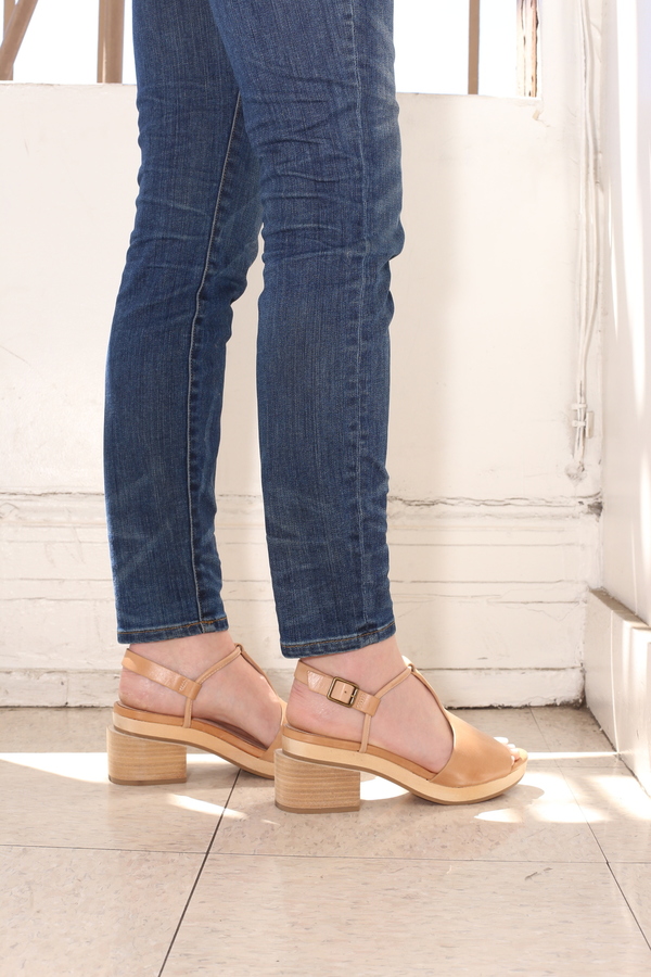 Intentionally Blank GABBY in TAUPE LEATHER Intentionally Blank GABBY in TAUPE LEATHER