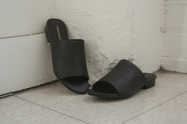 Intentionally Blank DAL in BLACK LEATHER Intentionally Blank DAL in BLACK LEATHER