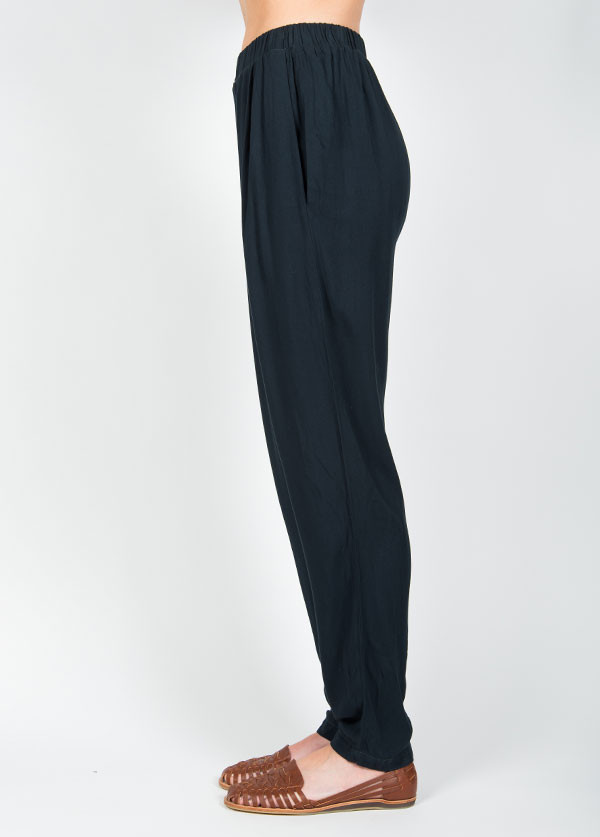 Black Crane Pleats Pant in Grey Black Black Crane Pleats Pant in Grey Black