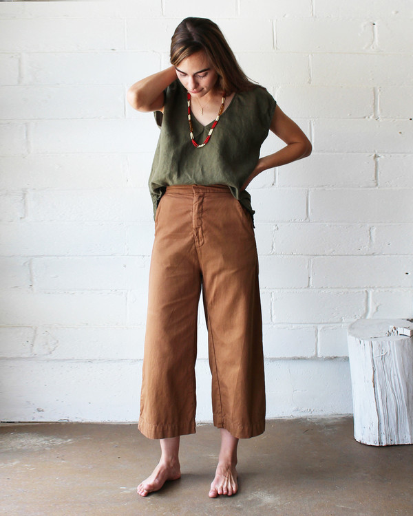 esby EVIE OVERSIZED TOP - OLIVE esby EVIE OVERSIZED TOP - OLIVE