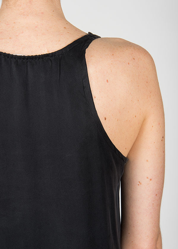 Dolan - Sleeveless Pocket Scoop in Black Dolan - Sleeveless Pocket Scoop in Black