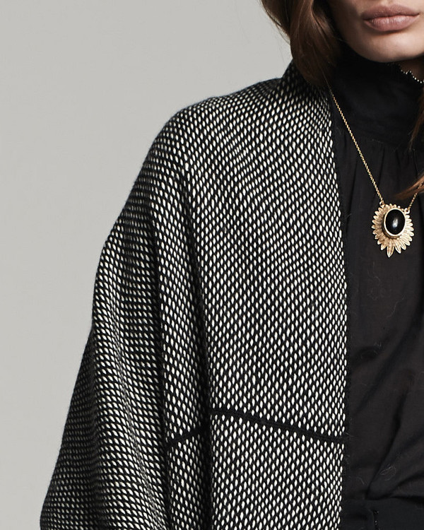 Voz Lineas Wrap Black w/ White Voz Lineas Wrap Black w/ White
