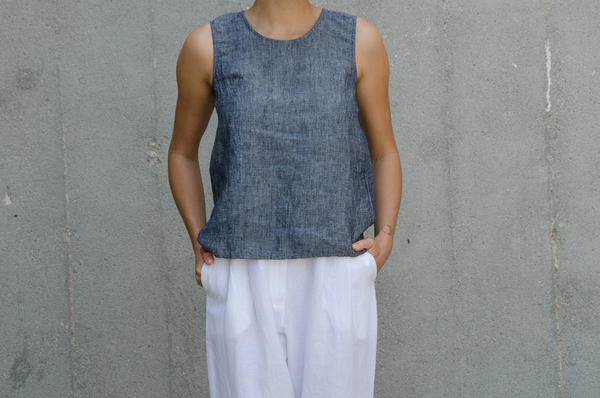 Ali Golden LINEN CUT-OUT TOP Ali Golden LINEN CUT-OUT TOP