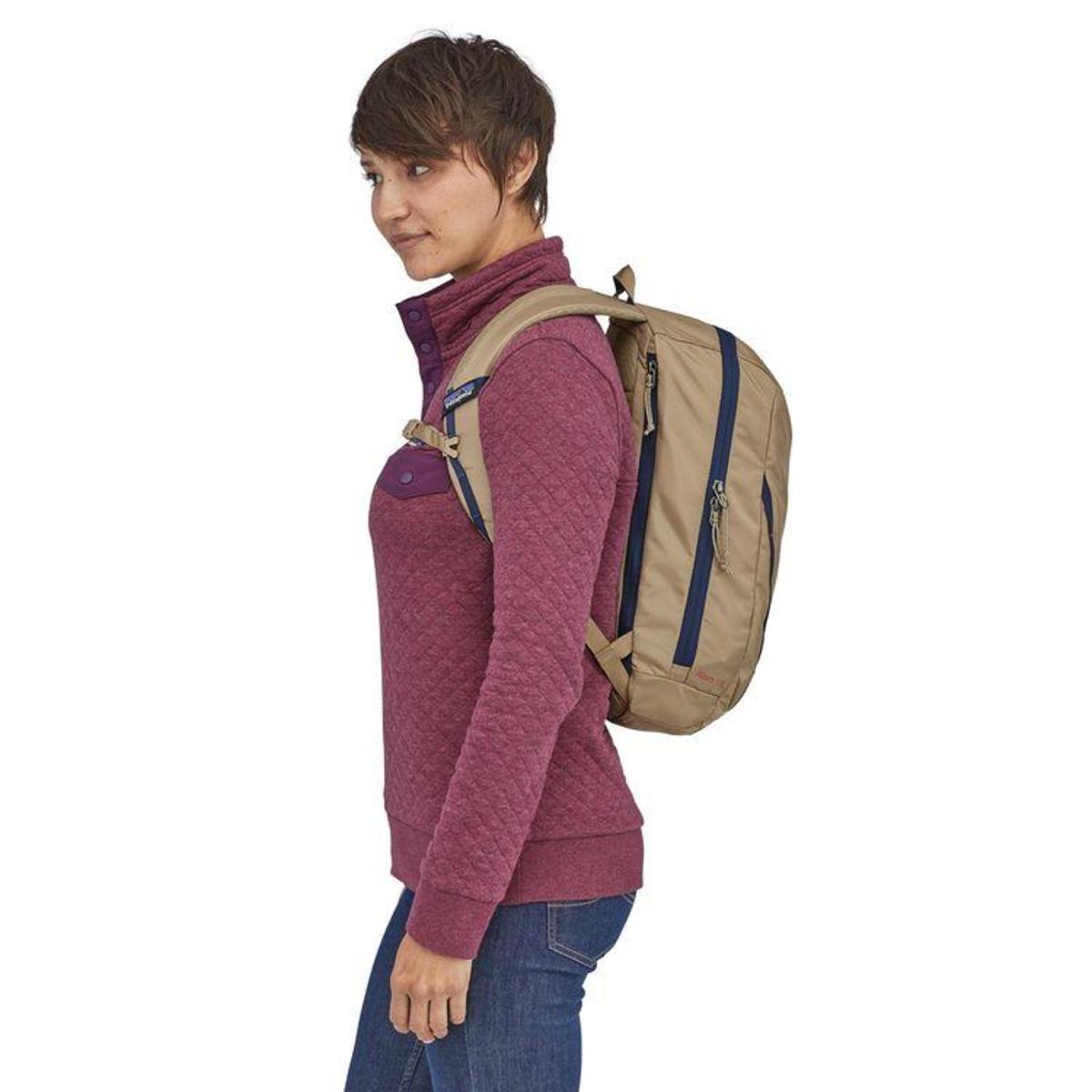 patagonia atom pack 18