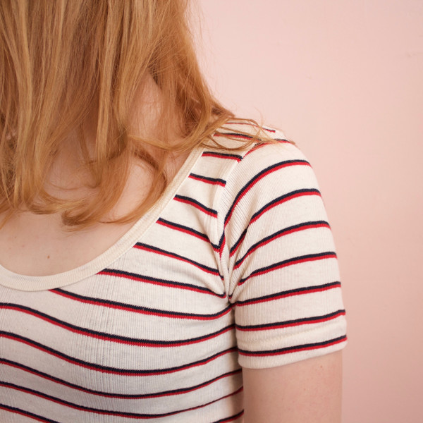 Curator Maisie tee - red Curator Maisie tee - red