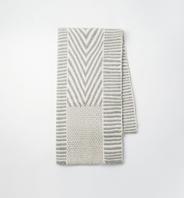 VOZ Chevron Scarf Ivory/Gray VOZ Chevron Scarf Ivory/Gray