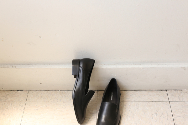 Intentionally Blank TEMPLE BLACK LEATHER Intentionally Blank TEMPLE BLACK LEATHER
