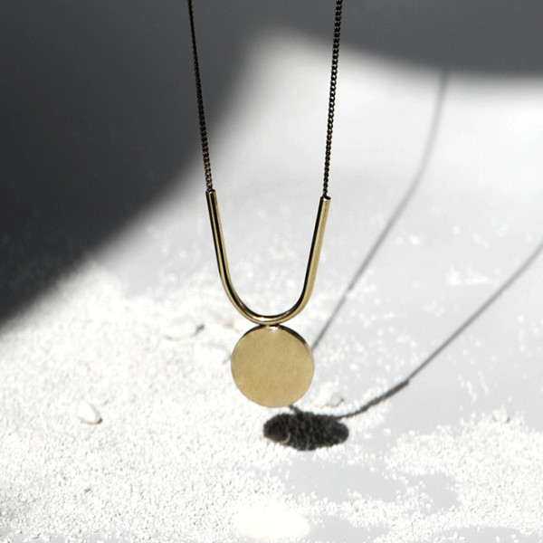 7115 by Szeki U + Disc Necklace J16 7115 by Szeki U + Disc Necklace J16