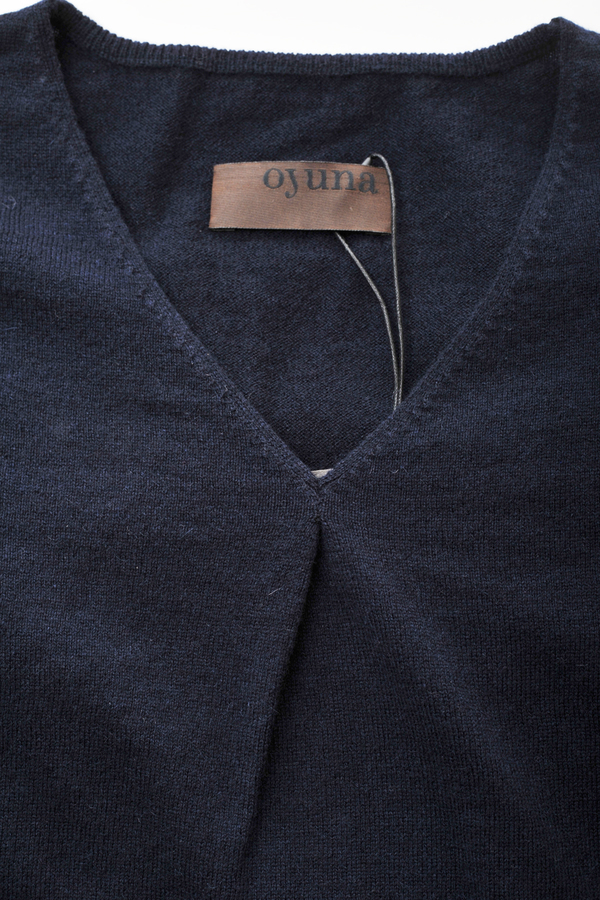 Oyuna Beluga Navy Cashmere Pullover Oyuna Beluga Navy Cashmere Pullover