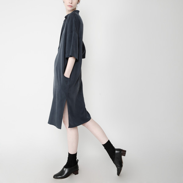 7115 by Szeki Mandarin Cocoon Midi - Navy FW16 7115 by Szeki Mandarin Cocoon Midi - Navy FW16