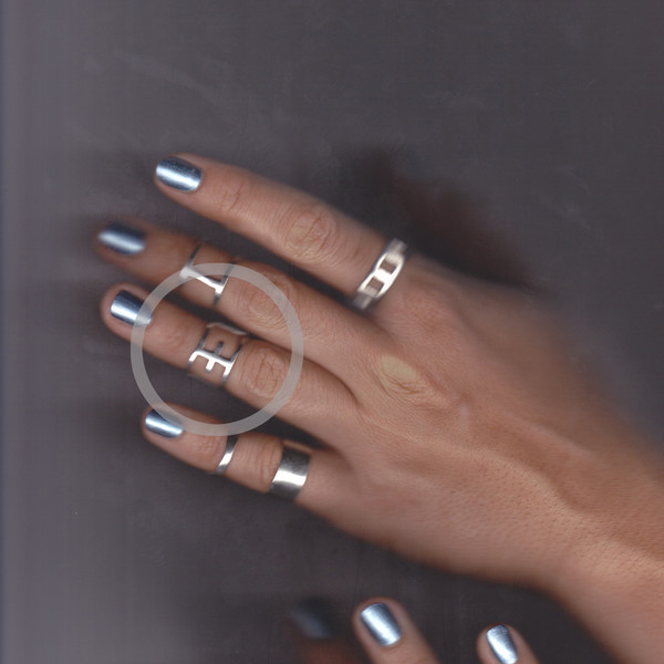 ALYNNE LAVIGNE - Cross Line Ring ALYNNE LAVIGNE - Cross Line Ring